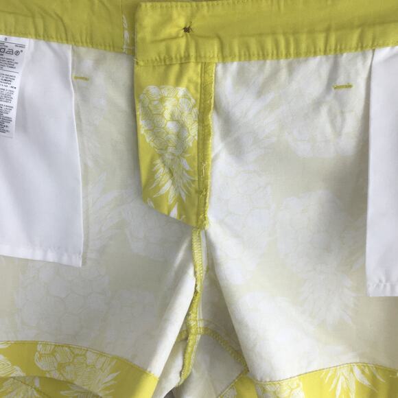 Old Navy Yellow White Pineapple Print Shorts Women's Size 0 - Picture 15 of 15
